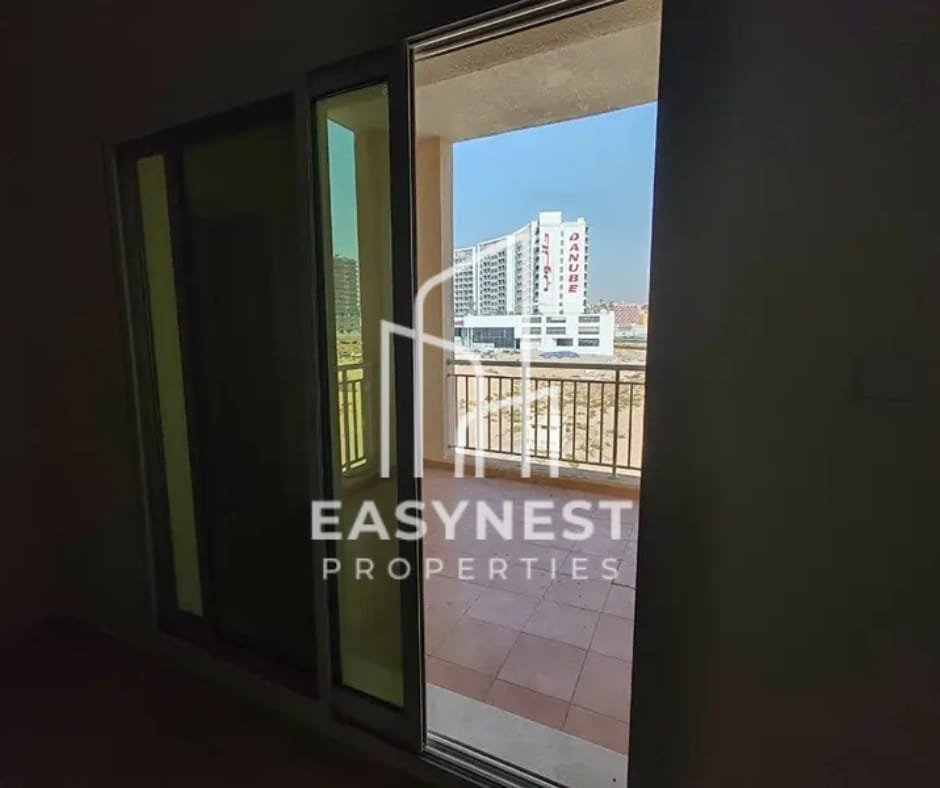 Spacious 2BR Apartment for Sale | Mazaya, Liwan